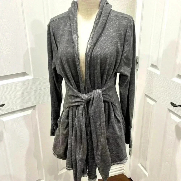 Active brand plus size belted,hooded, jacket w reverse hem - Picture 2 of 10